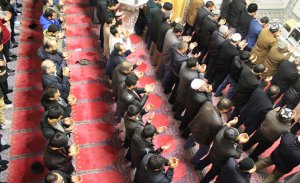 Doğu Türkistanlılar Türk Ordusunun zaferi için Duaya Durdu.