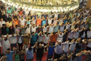 UYGURLAR KADİR GECESİNDE TÜRKİYE İÇİN DUA ETTİ