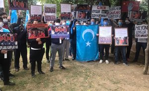 ENDONEZYA BAŞKONSOLOSLUĞU ÖNÜNDE DOĞU TÜRKİSTAN PROTESTOSU