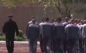 ÇİNLİLER 2 BİN TÜRK MAHPUSU ÇİNE GÖTÜRDÜLER.