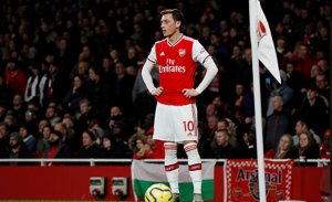 MESUT ÖZİL, ARSENAL'İ UYGUR MESELESİNDE ELEŞTİRDİ