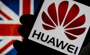 İNGİLTERE, HUAWEİ’Yİ YASAKLAYAN BİR YASA ÇIKARDI