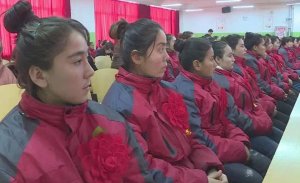 1100 UYGUR GENÇ, ÇİN FABRİKALARINDA ÇALIŞMAYA GÖNDERİLDİ