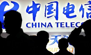 ABD’Lİ YETKİLİLER ÇİNLİ TELEKOMİNİKASYON ŞİRKETİNİN RUHSATINI İPTAL ETMEK İSTİYOR