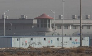 YURT DIŞINDAKİ UYGUR TÜCCARI ÖNCE GERİ ÇAĞIRDI, SONRA ÖLDÜRDÜ