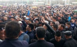KAZAKİSTAN'DA HALK ÇİN'E KARŞI AYAKLANDI