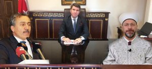 TÜRKİYE KAN KARDEŞLERİ İÇİN DOĞU TÜRKİSTAN’A SAHİP ÇIKIYOR